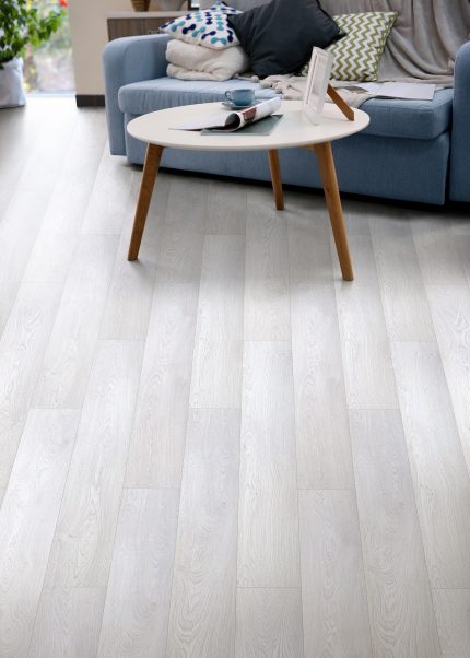 Ламинат Woodstock Дуб Снежный Luxurious Tarkett