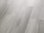 Виниловый ламинат Quartzwood Dub Broadway.