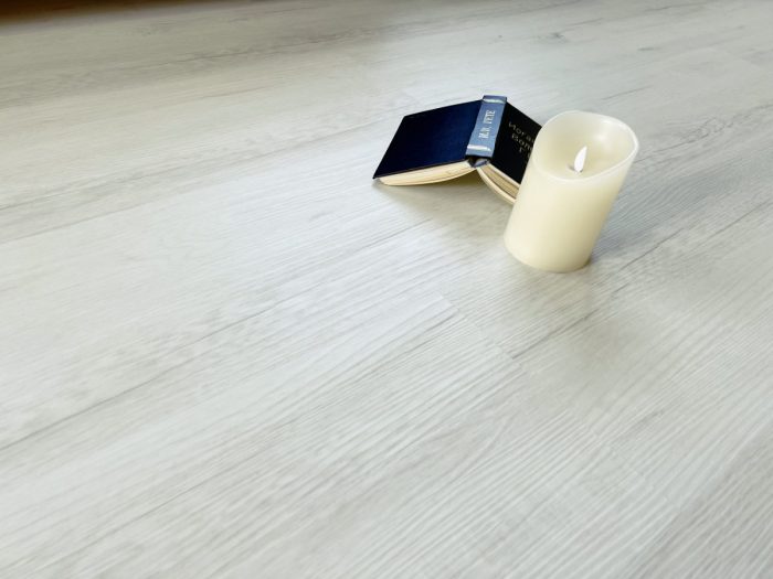 Виниловый ламинат Quartzwood Q-11 Дуб Манхэттен.