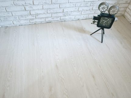 Виниловый ламинат Quartzwood Dub Brooklyn.