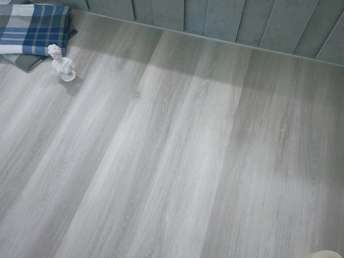Виниловый ламинат Quartzwood Q-14 Дуб Бродвей.