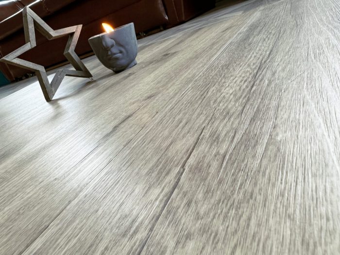 Виниловый ламинат Quartzwood Dub Madison.