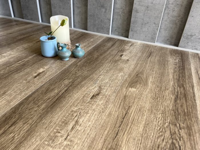 Виниловый ламинат Quartzwood Dub Crosby Q-17.