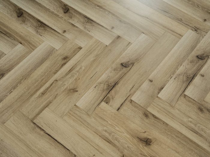 Ламинат 518 Дуб Ливерпуль lamiwood CHESTER - стильный ламинат.