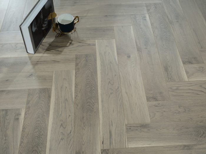 Ламинат 519 Дуб Оксфорд lamiwood CHESTER - Полы в стиле английского замка.