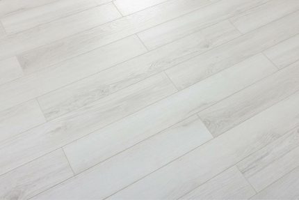 Ламинат Mostflooring Natural Тироль 201 - дубовый рисунок