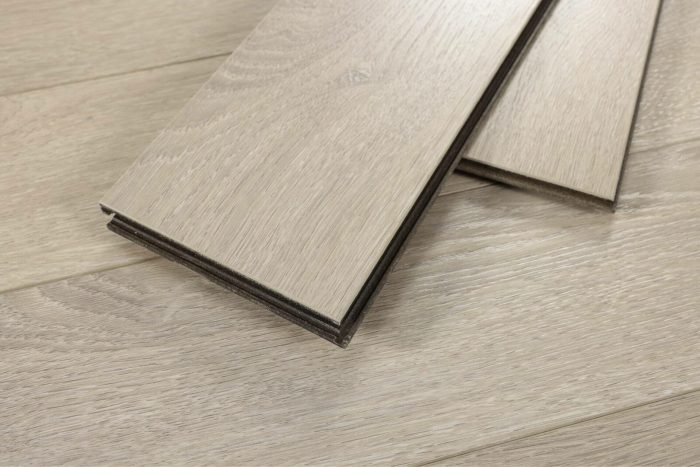 Ламинат Mostflooring Natural Риволи 204 - дубовая текстура.