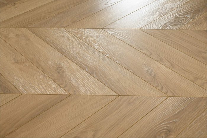 Ламинат Mostflooring GAUDI 7701 Ронда - декор винтажного паркета.