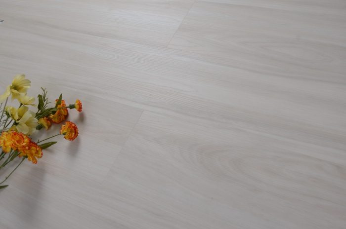 SPC ламинат Ivory Oak Дуб Айвори.