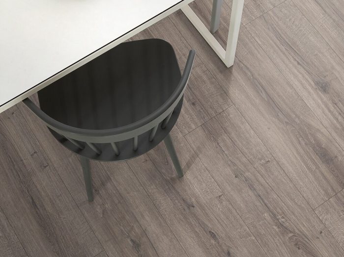 Ламинат Egger Aqua+Large EPL185 Дуб Шерман серый - стильный интерьерный дизайн.